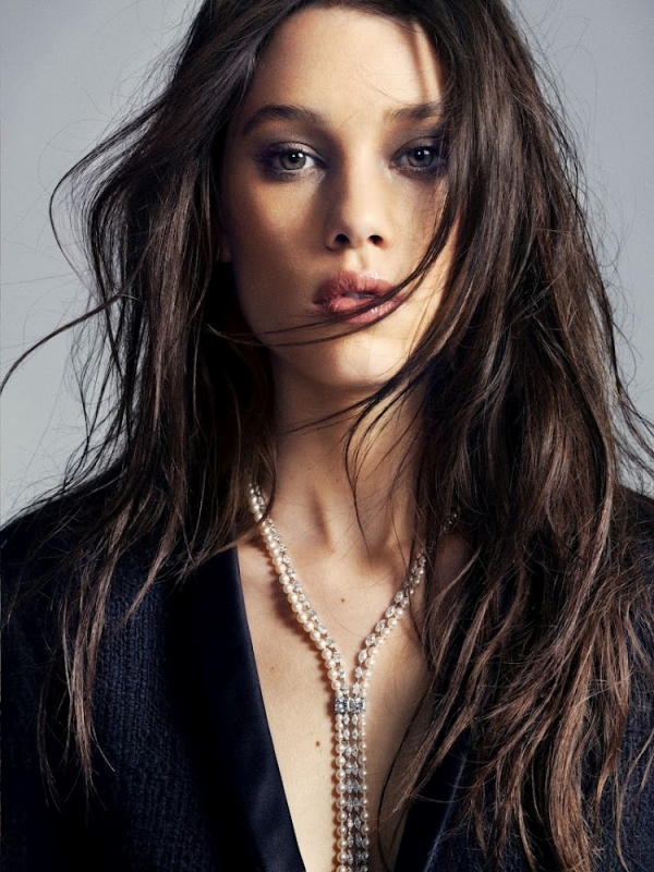 Astrid bergès-frisbey hot Astrid bergès-frisbey hot