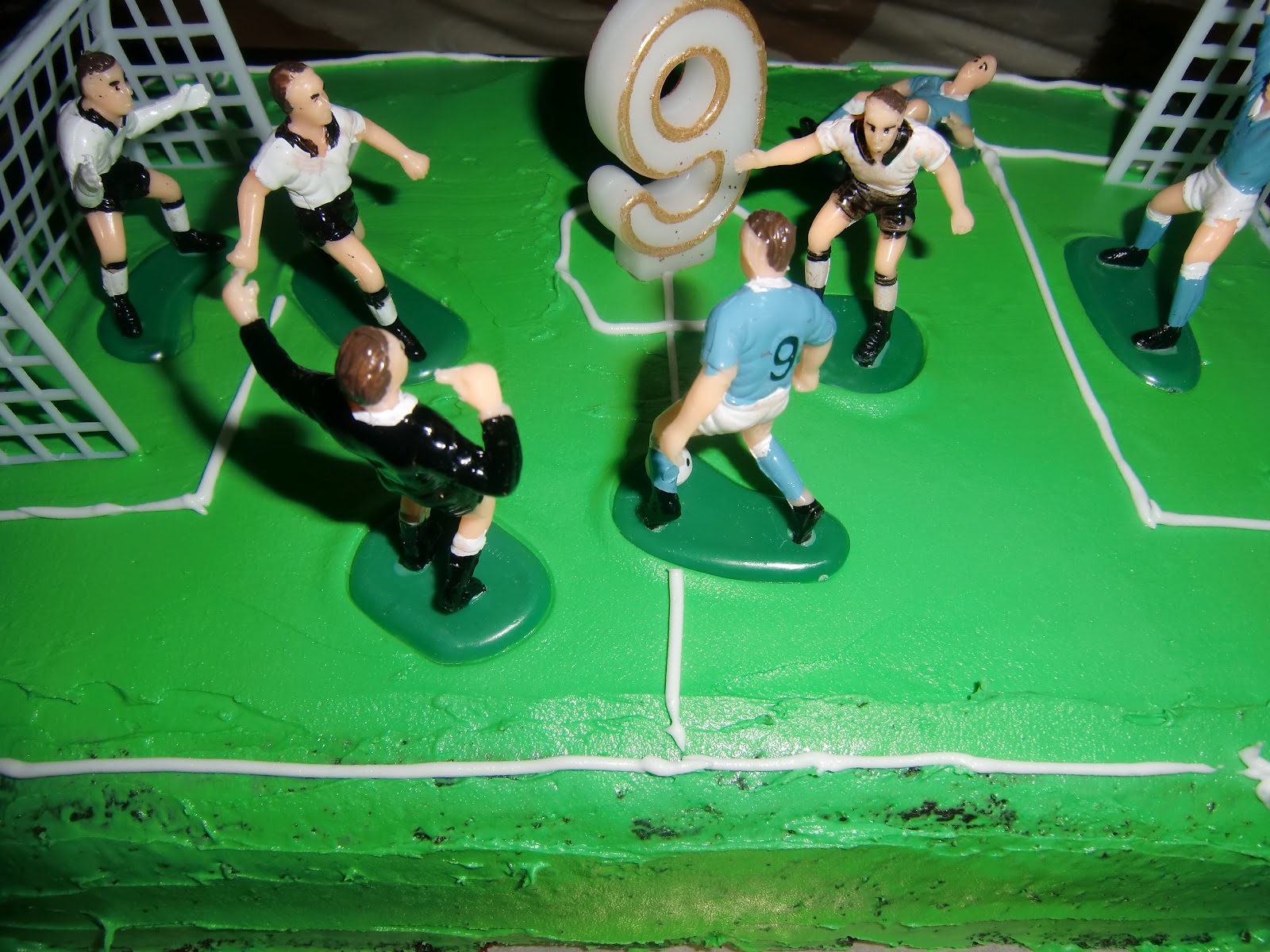 West Indies Cakes: Terrain de foot pour Matthieu