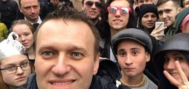 Навальный и свиньи
