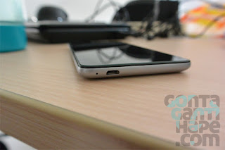 Xiaomi Redmi Note 3 - sisi bawah, lubang mic dan port micro USB 2.0