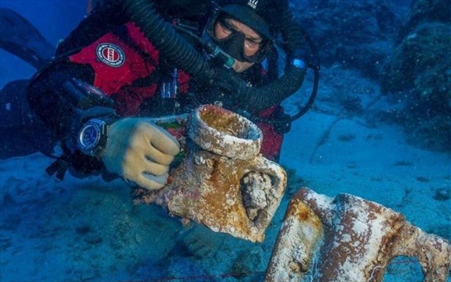 Αποτέλεσμα εικόνας για Ο βυθός έκρυβε θησαυρό! Ανακαλύφθηκε ρωμαϊκό ναυάγιο της εποχής του Χριστού στην Κεφαλονιά (ΕΙΚΟΝΕΣ)"