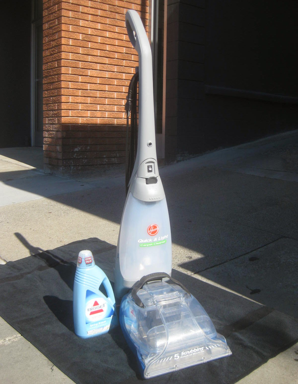 UHURU FURNITURE & COLLECTIBLES: SOLD - Hoover Quick & Light Carpet