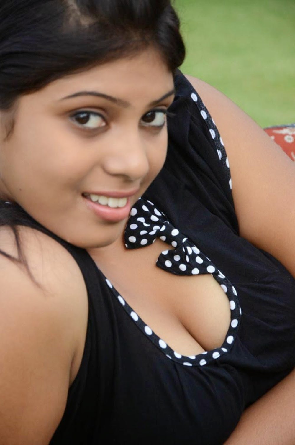 South Indian Actress Pranitha Subhash Latest Hot Photos 