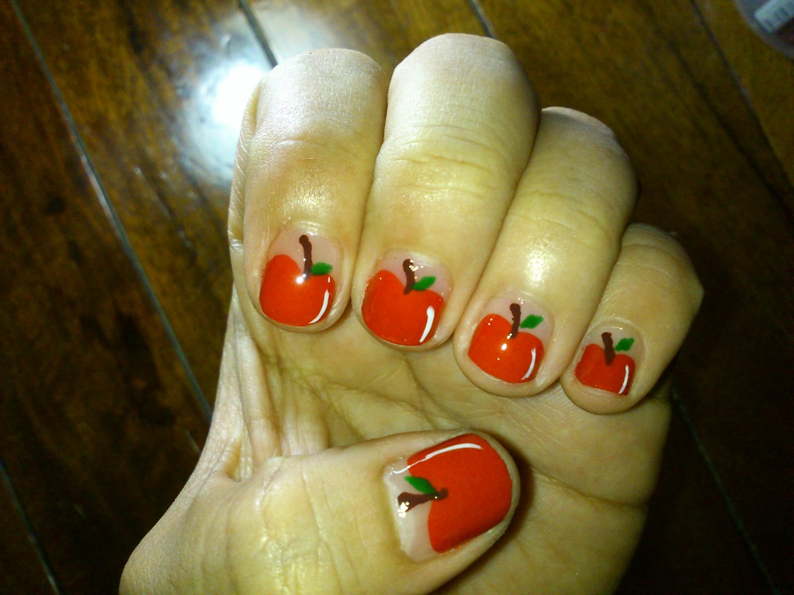 nailart-tutorials: Apple Nail Art