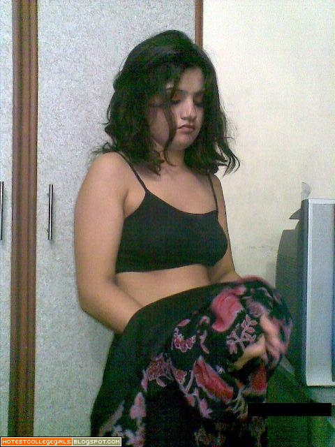 Indian Hotest College Girls In Sea Bikini Show And Indoor Hotel Pictures Hot College Girls