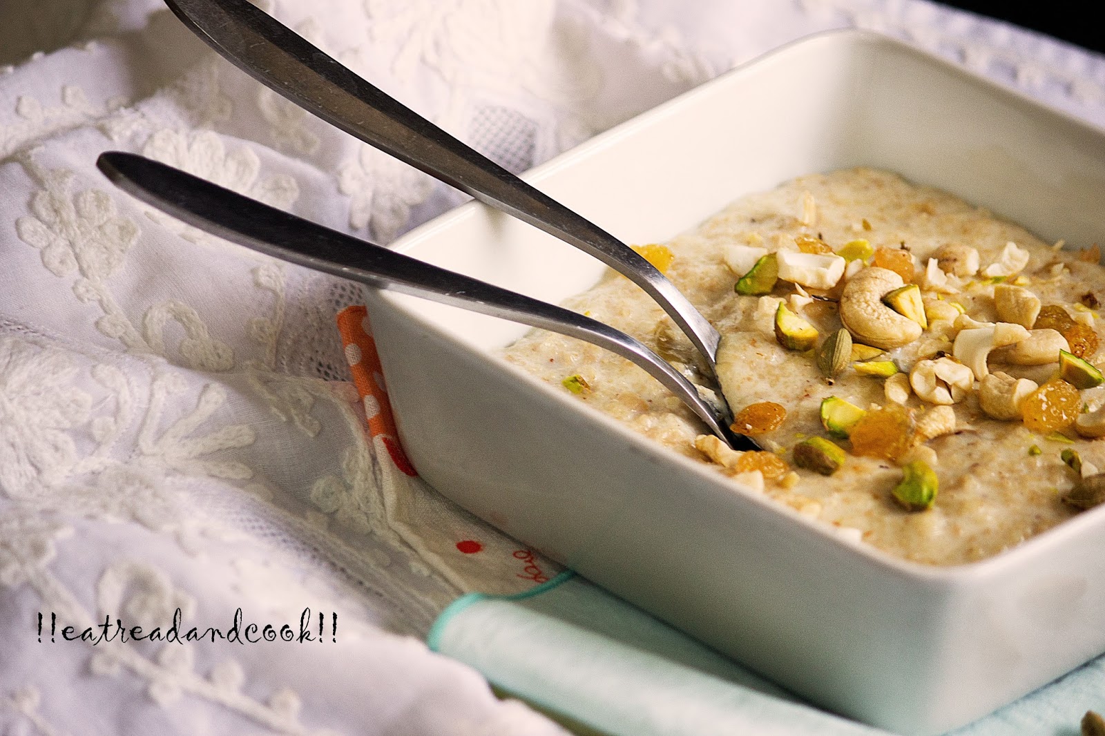 Quick Breakfast Oats Porridge & Whole Mung Beans Uttapam