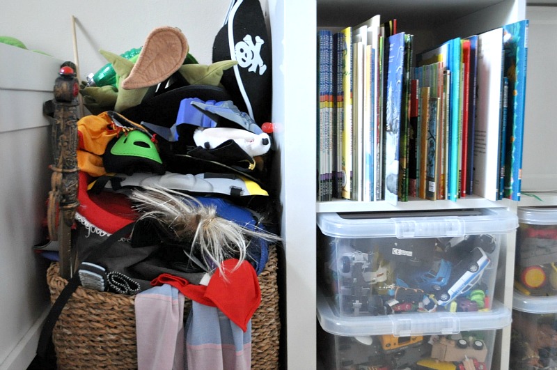 how to declutter a childs room