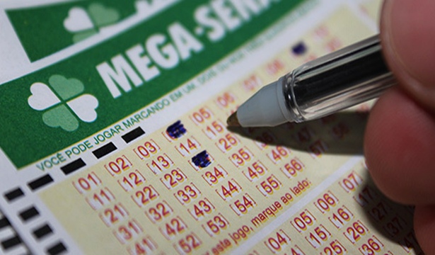 Mega-Sena acumula e deve pagar R$ 62 milhões no próximo sábado
