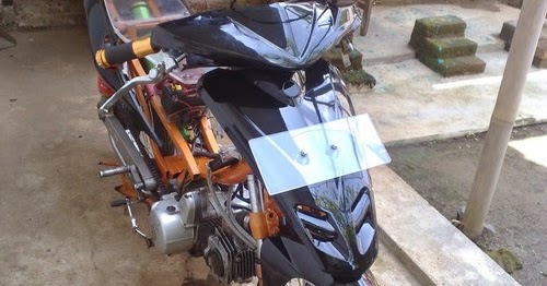 Gambar Modifikasi Motor Beat Hitam Fi Injeksi Sederhana Velg 17 Ceper