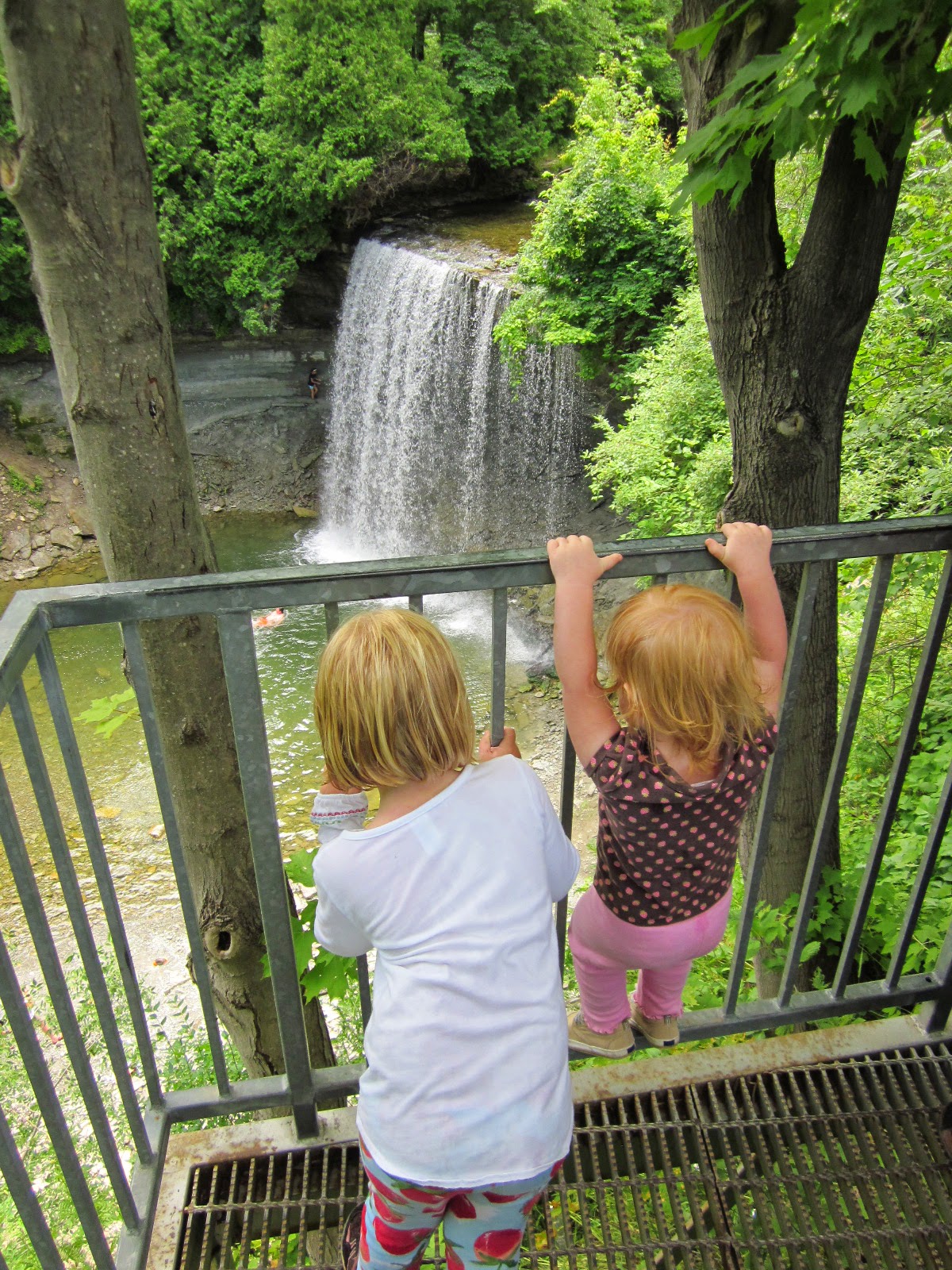 Bridal Veil Falls and the Cup and Saucer Trail The Passport Stamp Collector Blog