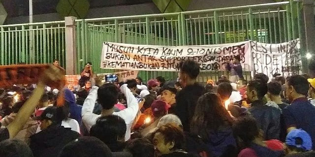 Viking Cikarang Barat Gelar Aksi Damai Bersama The Jakmania