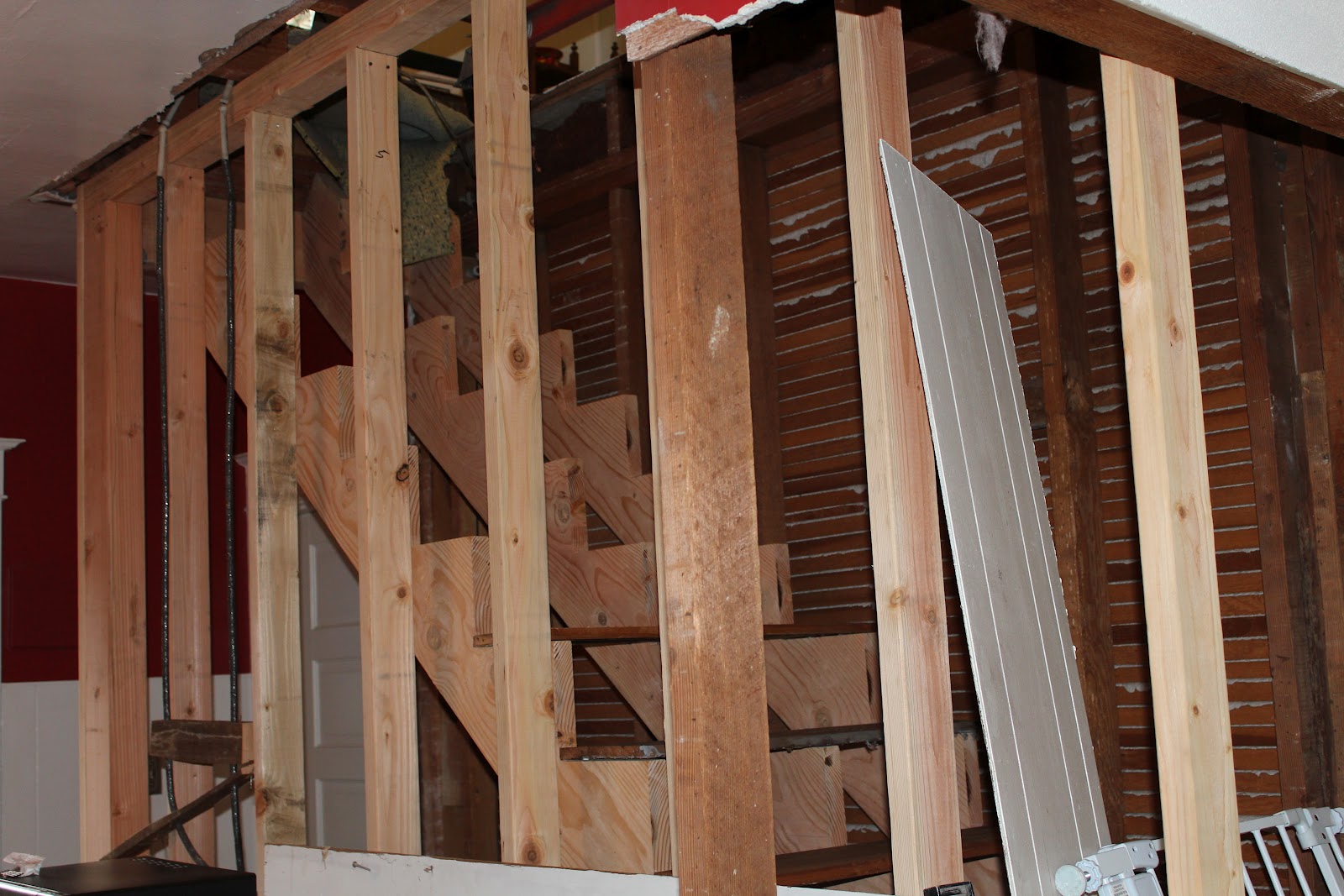 Rose City Bungalow 1913: We have stringers....