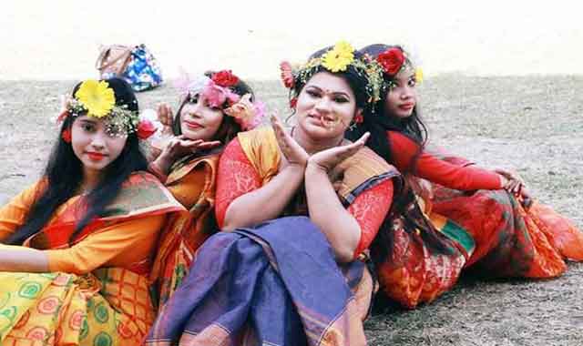 Golindaganj Women's Degree College is celebrating the spring color বর্ণিল আয়োজনে গোবিন্দগঞ্জ মহিলা ডিগ্রী কলেজের বসন্ত বরণ