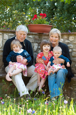 Glenna and Lawrence Shapiro with their grandchildren