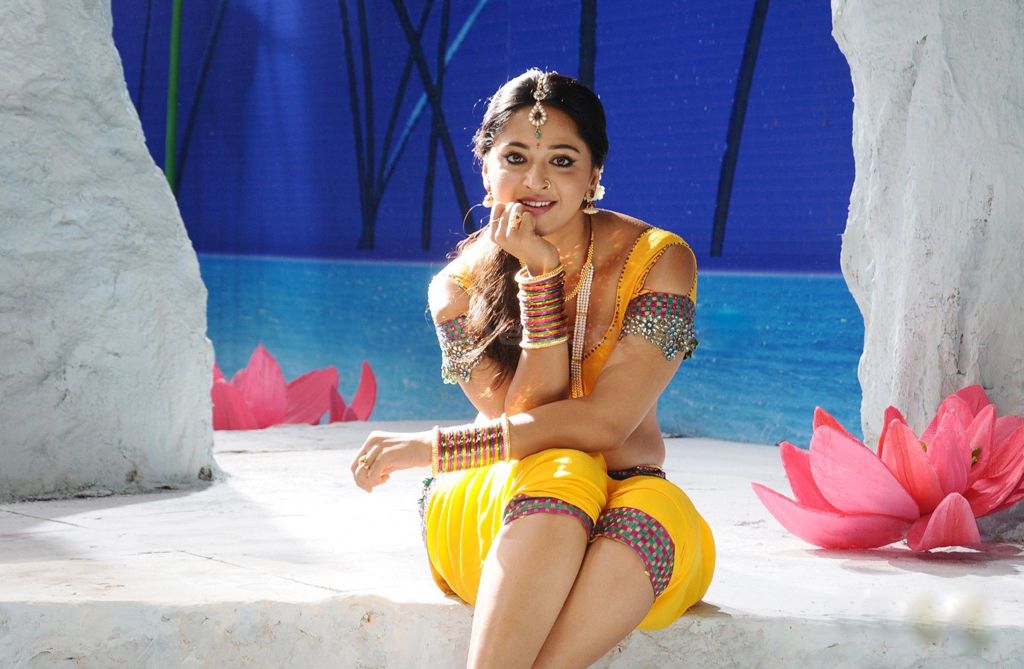 Anushka Shetty.com: Anushka Shetty Latest Stills in Alex Pandian Movie.