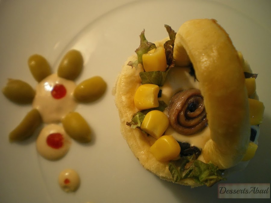 Cestitas de pollo con crema de anchoas y alcaparras