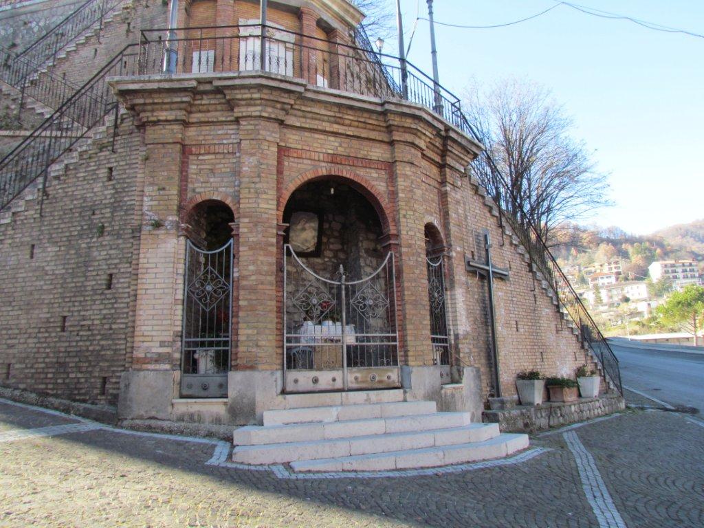 Tabernacoli italiani Civitella Roveto. Madonna Tabernacoli italiani Civitella Roveto. Madonna
