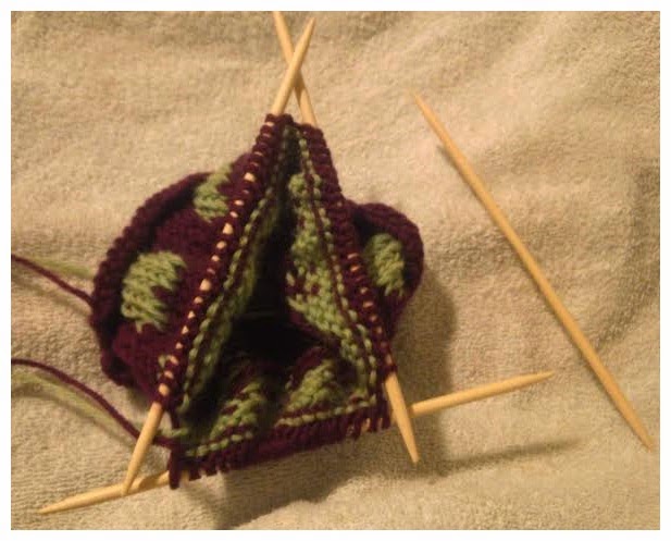 A Housewife With Yarn: Simple Fair Isle Knit Hearts Infant ...