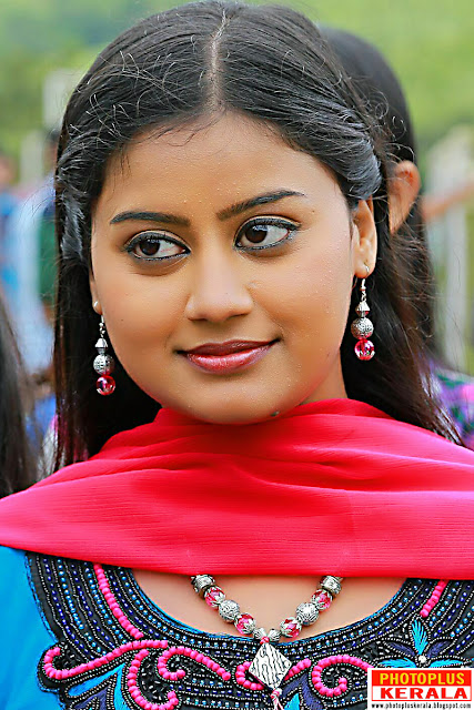 HOMELY MALAYALAM ARCTESS ANSIBA'S DIFFRENT TYPES PHOTOS IN HIGH DEFINITION Navel Queens