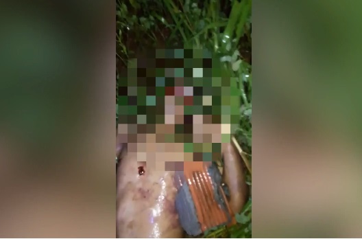 Assaltante é capturado e morto por pelo menos 40 pessoas enfurecidas no Piauí; VÍDEO Assaltante é capturado e morto por pelo menos 40 pessoas enfurecidas no Piauí; VÍDEO