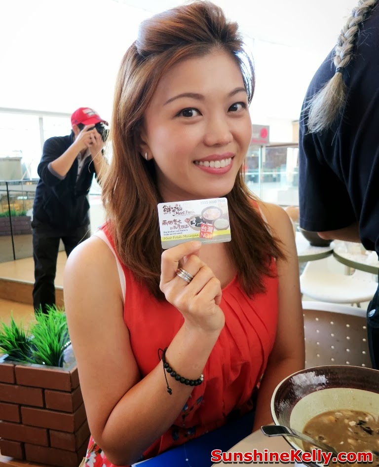 Sunshine Kelly Beauty . Fashion . Lifestyle . Travel . Fitness A