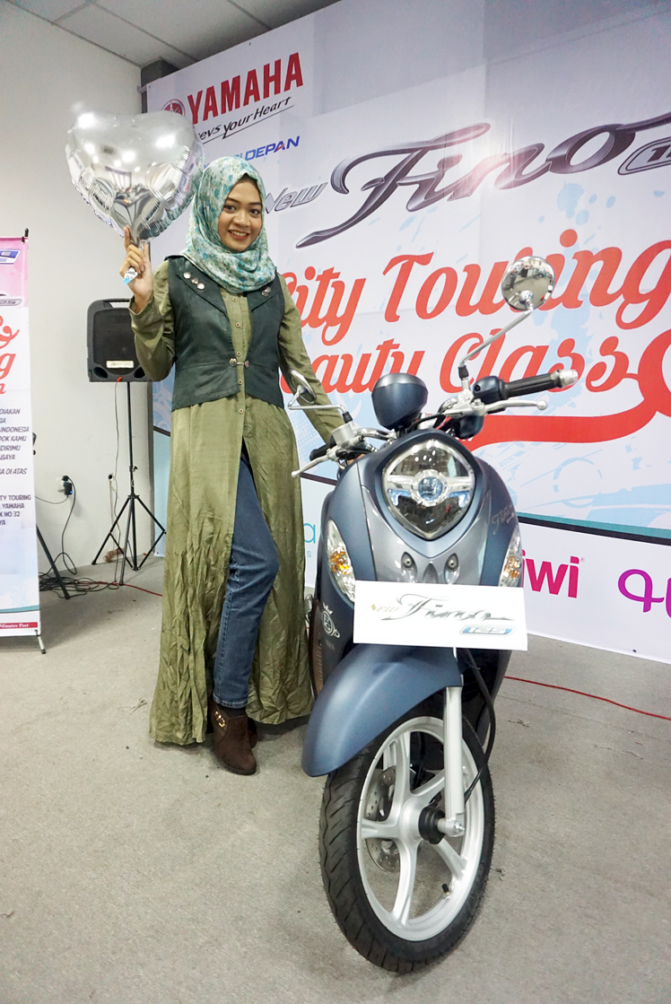 Beauty Class & City Touring With Yamaha Fino