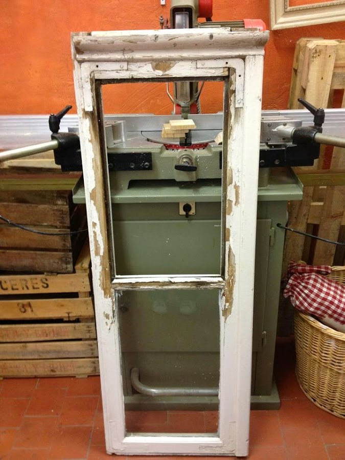 Trabajo de restauracion de reciclaje en taller estuco 