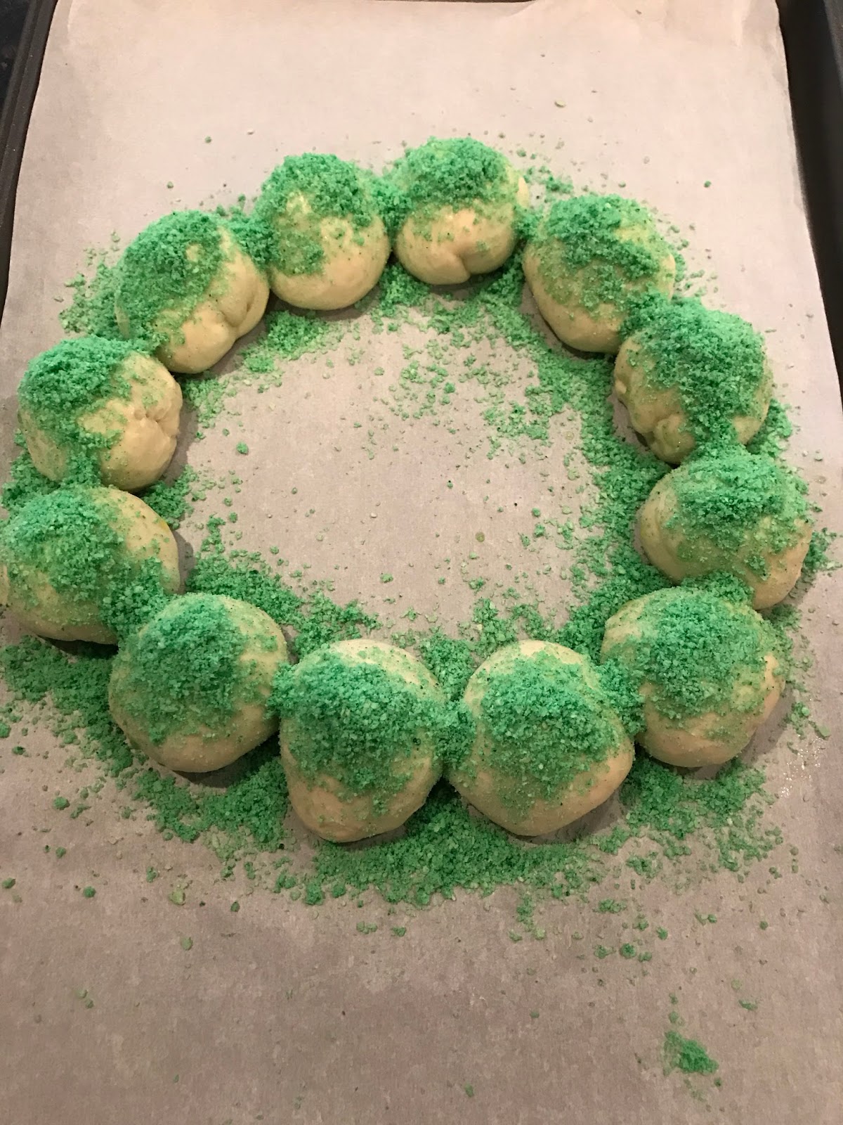 BocconciniStuffed Dinner Roll Wreath