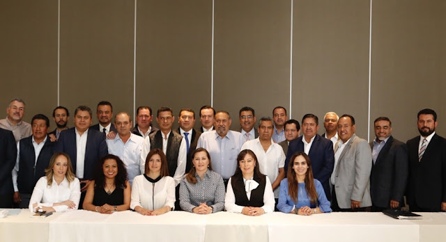 Se reúne Martha Erika con diputados de la coalición Por Puebla al Frente
