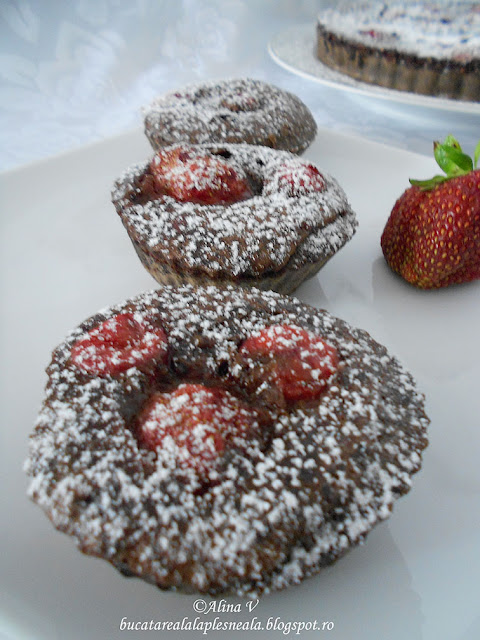 Black Calfoutis cu visine si capsune