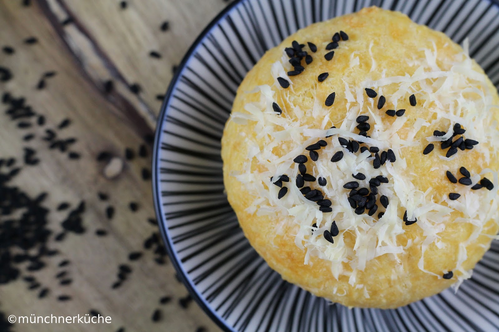 münchnerküche: Muffins mit Pecorino und Schwarzkümmel - #ichbacksmir