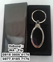 Souvenir Gantungan Kunci Logam, Gantungan Kunci Besi, merchandise perusahaan berbentuk gantungan kunci logam, Souvenir metal key chain, souvenir pernikahan unik gantungan kunci logam, Gantungan Kunci Mirror