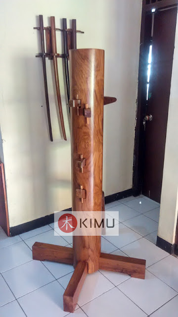 KIMU Gold Tiger Wooden Dummy / Mok Yan Jong 155cm KIMU Gold Tiger Wooden Dummy / Mok Yan Jong 155cm