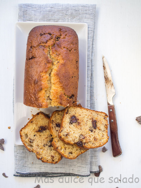 Bizcocho de naranja y trozos de chocolate. Receta para thermomix