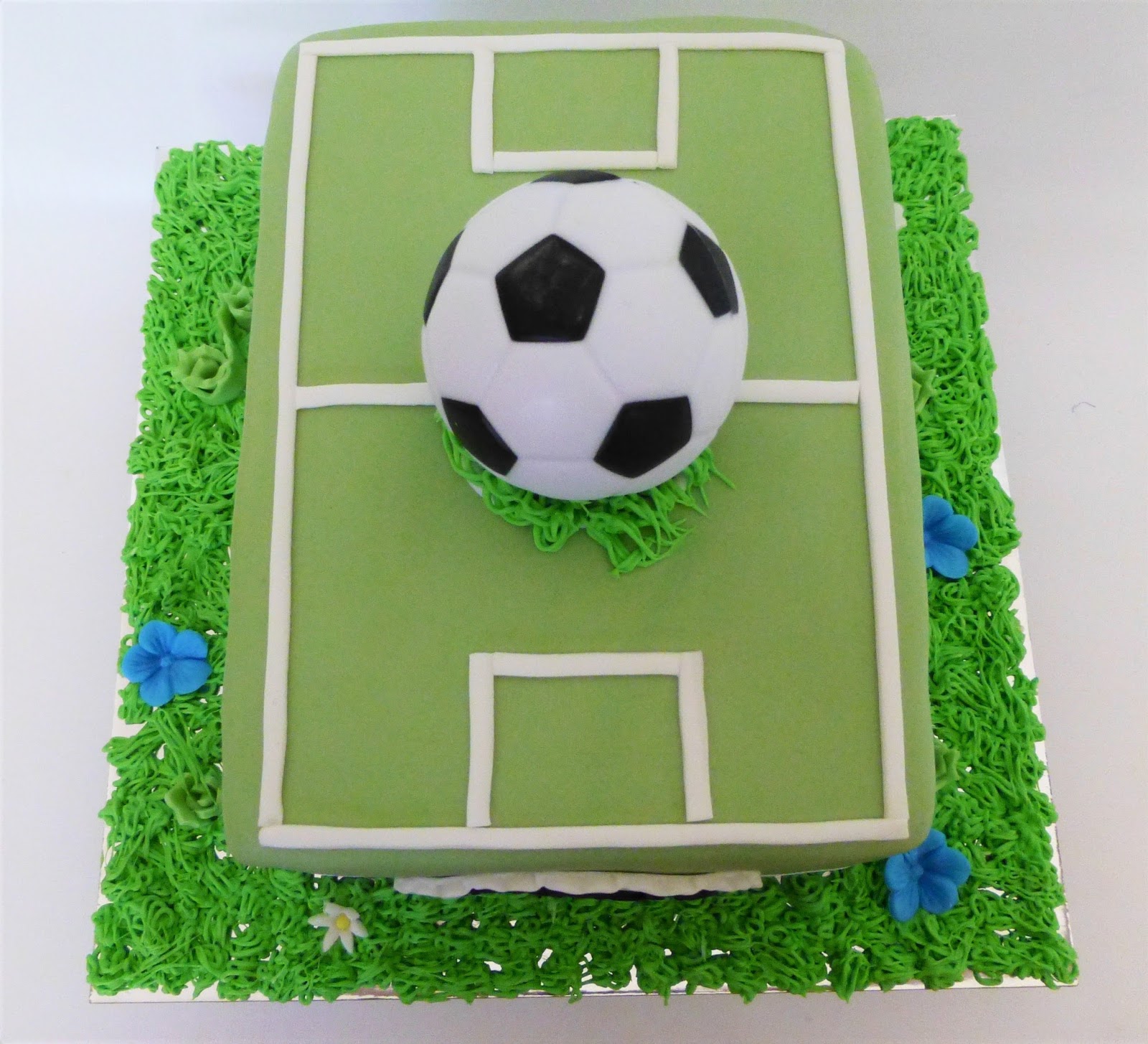 CakeSophia: Soccer cake