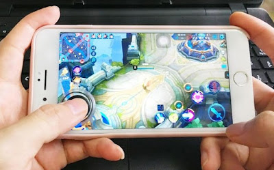 Bermain Game Mobile Legends