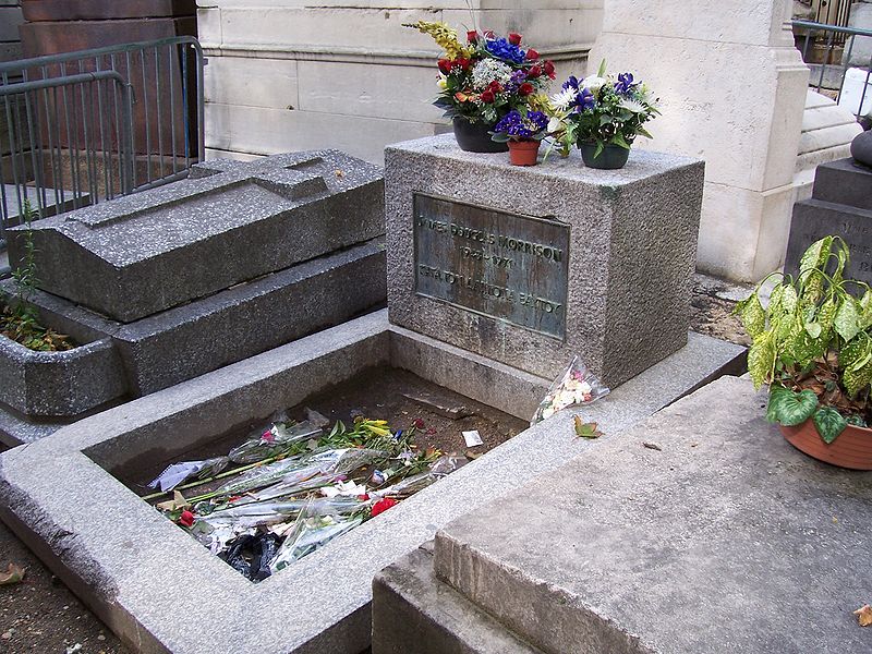 La tumba de Jim Morrison en París