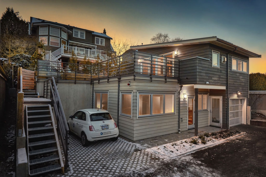 Down: Home Affordability, Up: Interest Rate & Toronto Population, Solution: Laneway Housing?