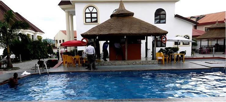 Pauliham Hotels swimming pool