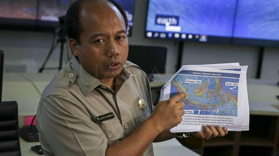 BNPB: Gunung Agung Tidak Keluarkan Abu Vulkanik BNPB: Gunung Agung Tidak Keluarkan Abu Vulkanik