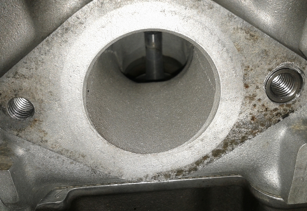 944 Stripped exhaust stud hole