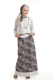 Model Kemeja Putih Wanita Berhijab Branded Terbaik Model Kemeja Putih Wanita Berhijab Branded Terbaik