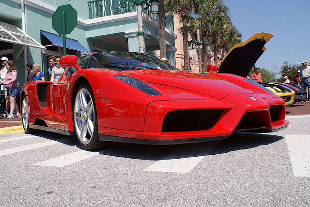  Gambar  Transportasi Gambar Mobil Sport Ferrari  Enzo