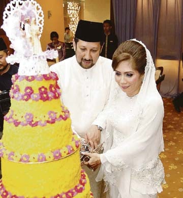 Gambar perkahwinan Tengku Zawyah Izham - Majalah Selebriti