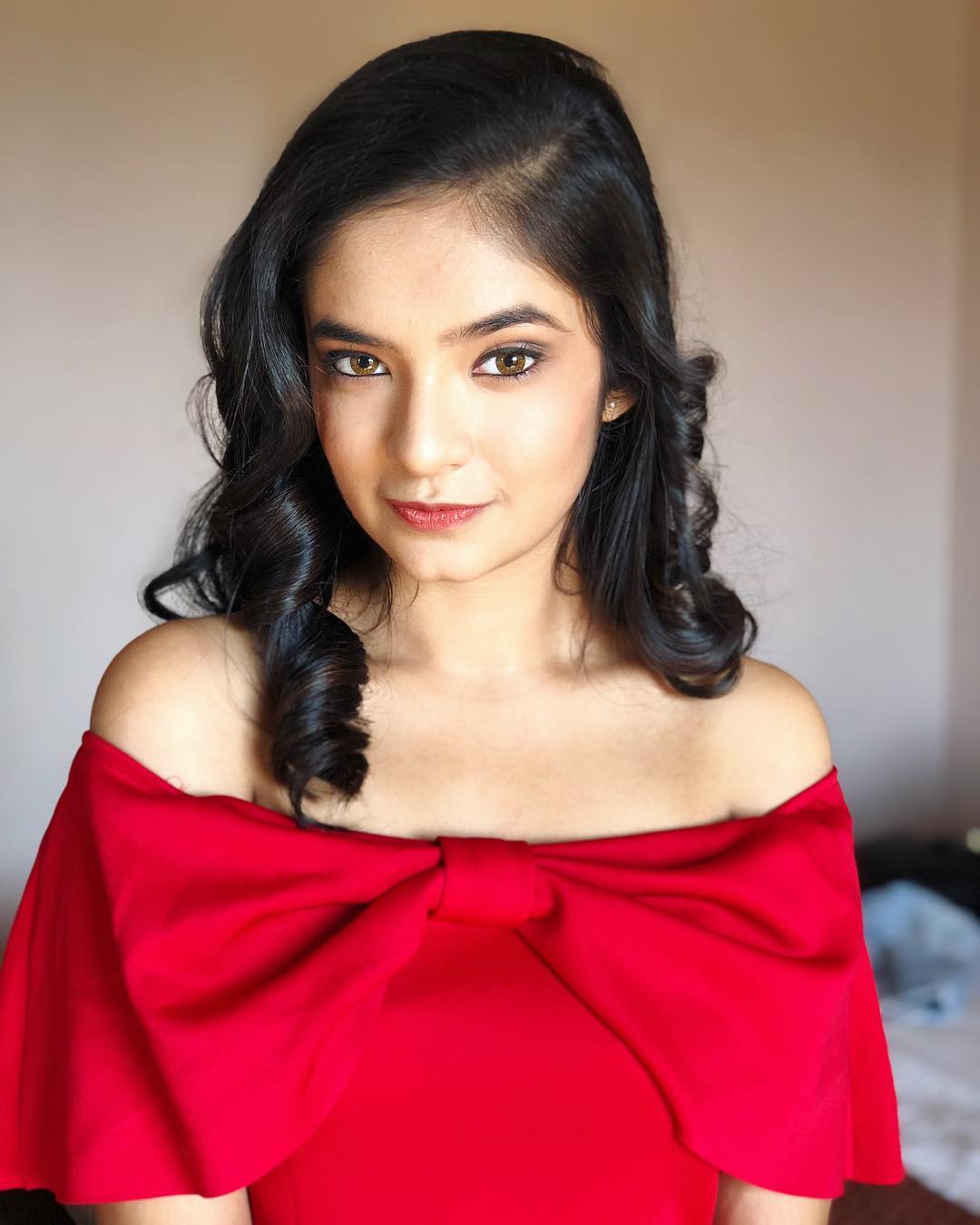 Anushka Sen red dress photos, images, picture