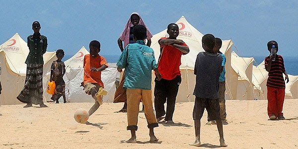 SomaliCare: Turkish aid teams make Somali children happy