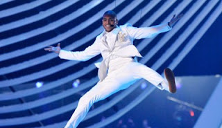 Chris Brown Tosses $22,000 Rolex at VMAs, Fan Returns It 3