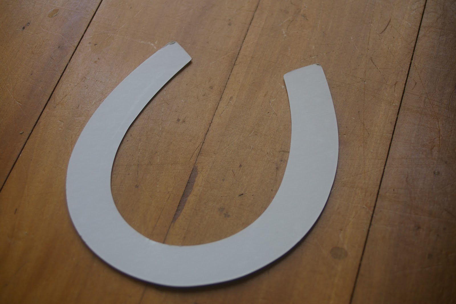 Making a lucky horseshoe for a wedding!
