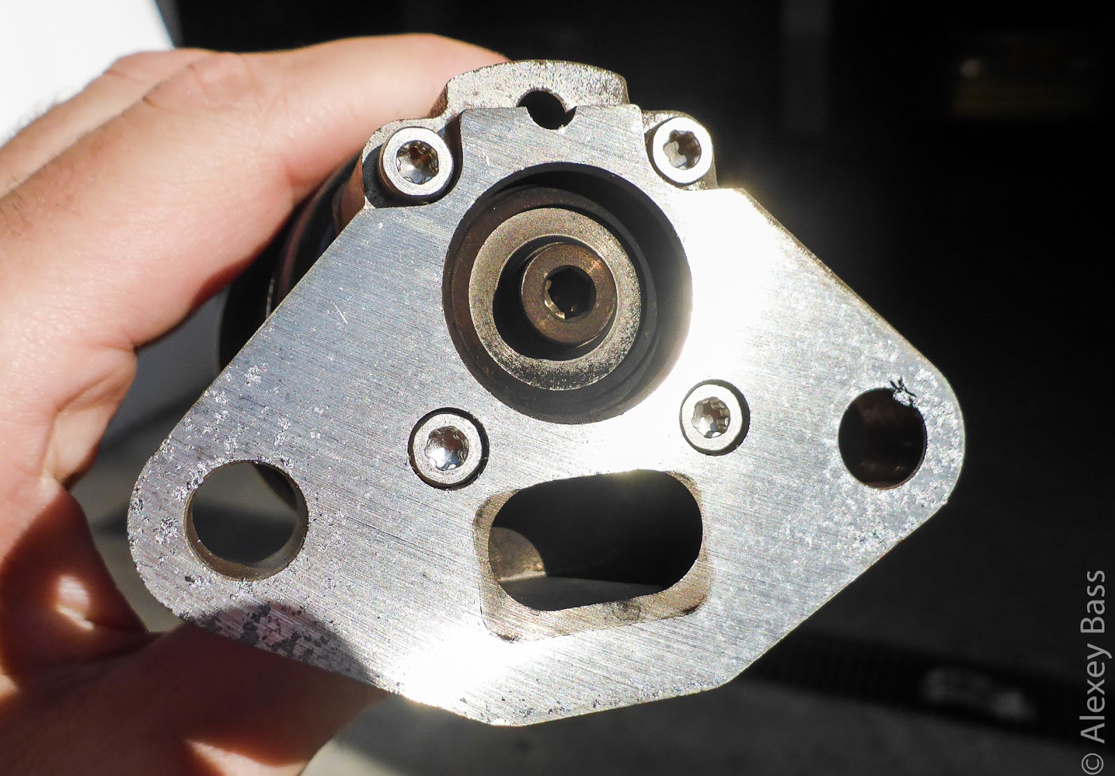 New Honda Civic Hatchback Mk9 2017 Egr Valve Cleaning Really There Is Almost Nothing To Clean I Saw Egr From 8 Years Old Car That Total Black Thing Here We Can See Little Beard