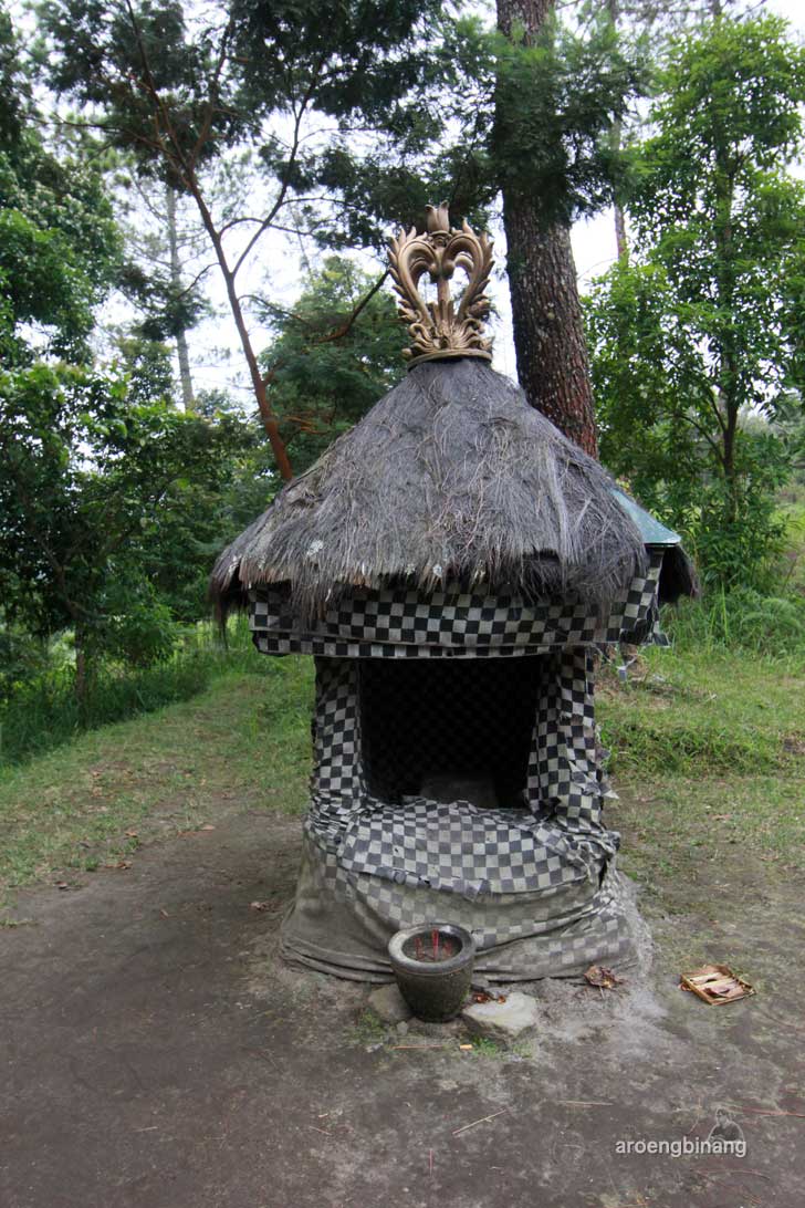 candi kethek karanganyar